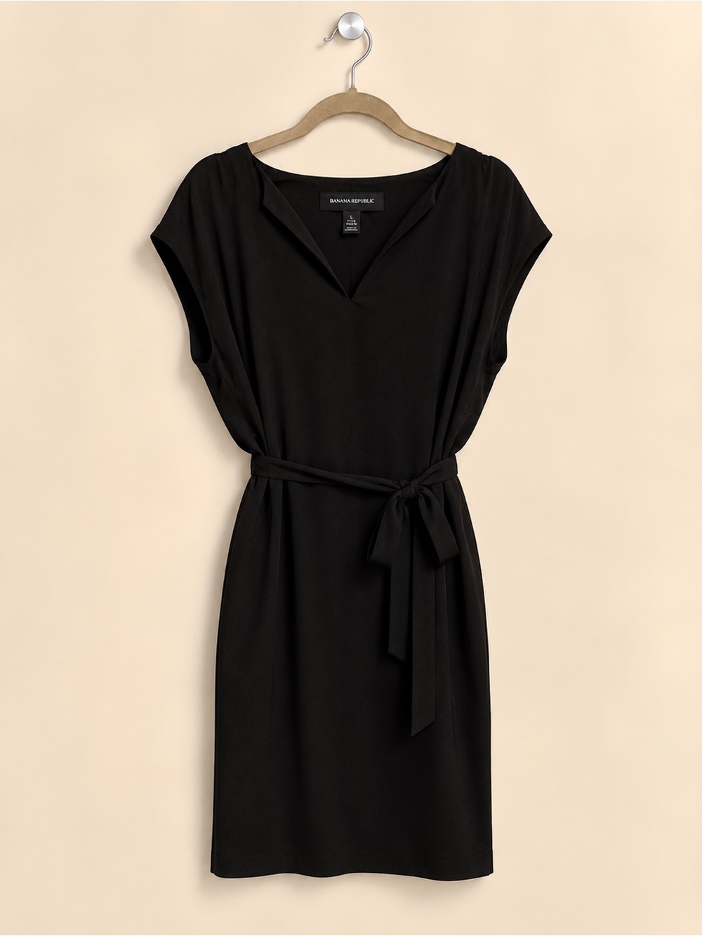 Banana Republic Black Silky V-Neck Tie Waist Dress Large Petite LP Like New
